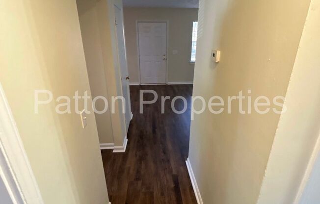 2 beds, 1 bath, 965 sqft, $895, Unit A