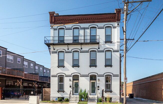 STUNNING Benton Park Townhome