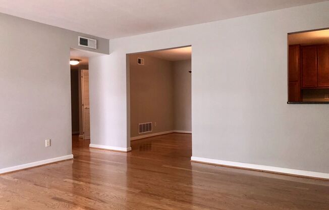 Very Spacious 2bd/2ba Condo in Brookhaven w/ Pool and Large Green Space!
