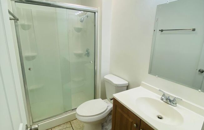 3 beds, 2 baths, 1,235 sqft, $2,720, Unit 1336 Peach Avenue Unit B