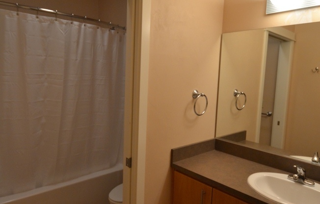 4 beds, 2.5 baths, 1,544 sqft, $3,880, Unit 06