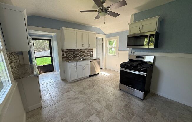 Hughestown Brand new remodel single  Family Home, Large Yard perfect for furry friend!