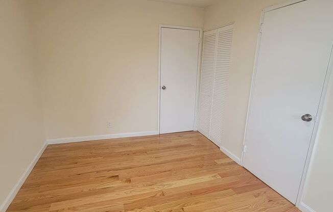 2 beds, 1 bath, 860 sqft, $2,100, Unit 3F