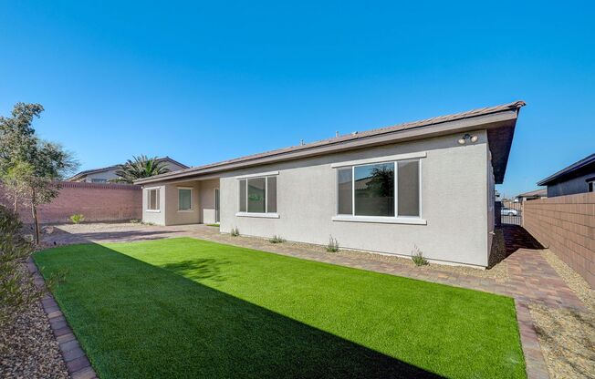 Stunning New Build Single-Story in Robindale Ranch!