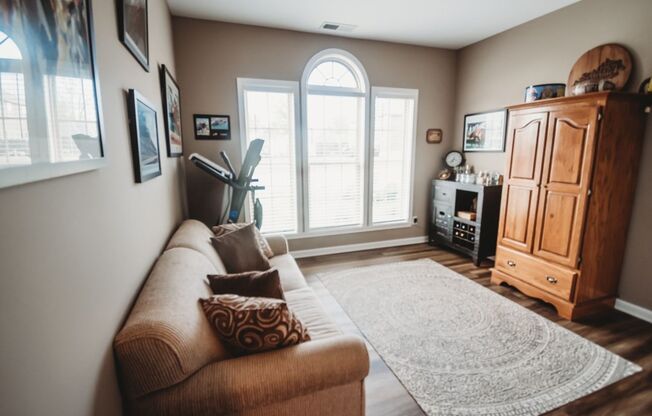 4 beds, 2 baths, $2,800