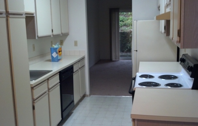 2 beds, 1.5 baths, 1,071 sqft, $1,695, Unit 844-48