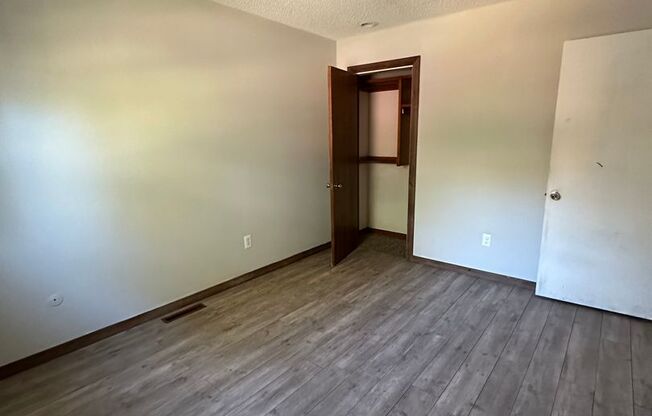 2 beds, 1 bath, $1,000