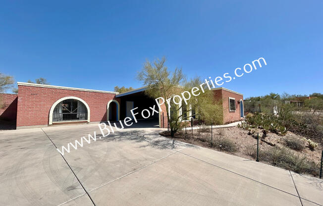 2060 N PAINTED HLS RD