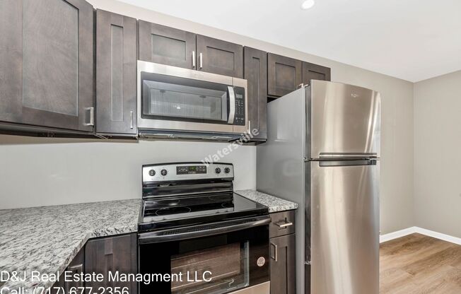 2 beds, 1 bath, 900 sqft, $1,695, Unit Apartment 9