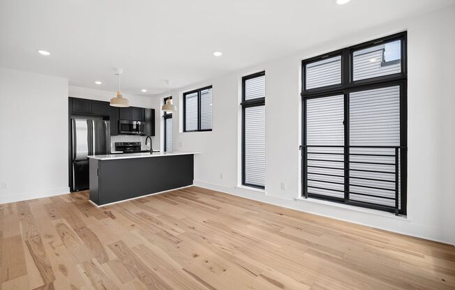 2 beds, 2 baths, 933 sqft, $2,095, Unit 405