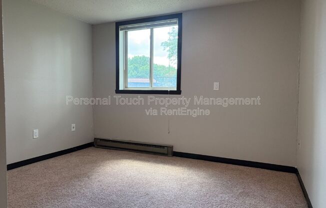 Studio, 1 bath, 400 sqft, $595, Unit 11a