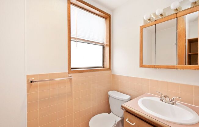 Studio, 1 bath, 400 sqft, $1,150, Unit A05
