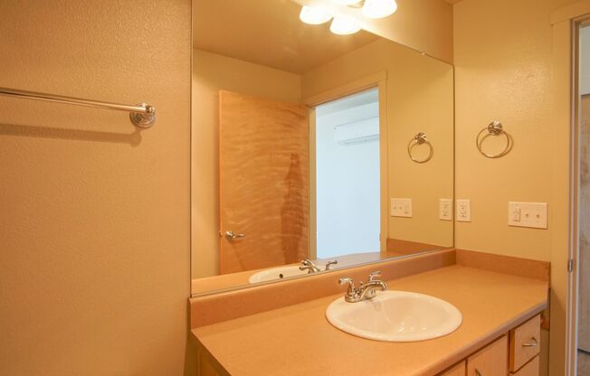 Studio, 1 bath, $1,165, Unit 202