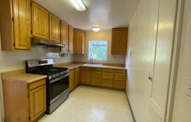 Charming 3-Bedroom, 1-Bathroom Home for Rent in Sacramento!
