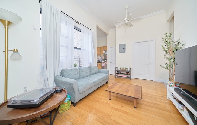 560 W 144 ST