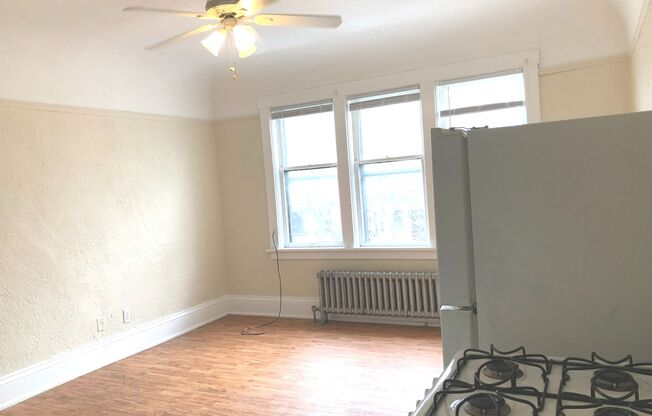 Studio, 1 bath, $775, Unit 20