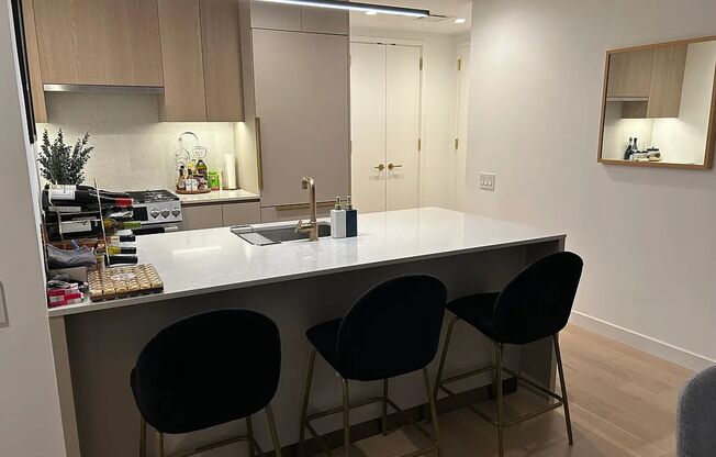 Skyline Tower - 2707