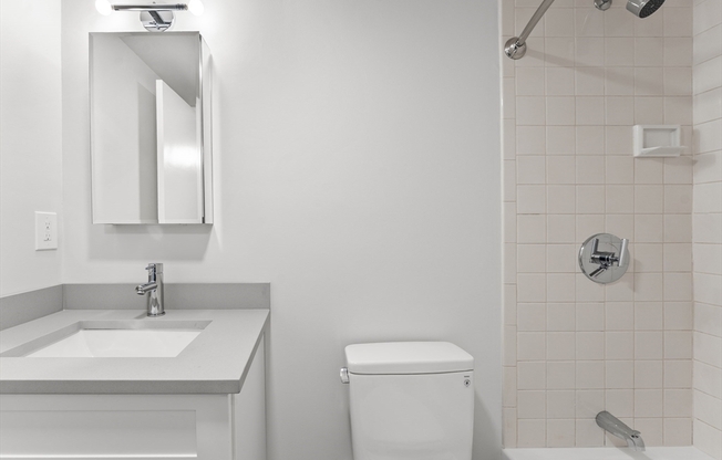 1 bed, 1 bath, 1,125 sqft, $3,000, Unit 205