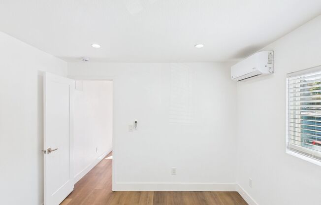 4018 Alabama Street - 2 Bedroom x 1bath - **** 1 month free with 14-month lease.