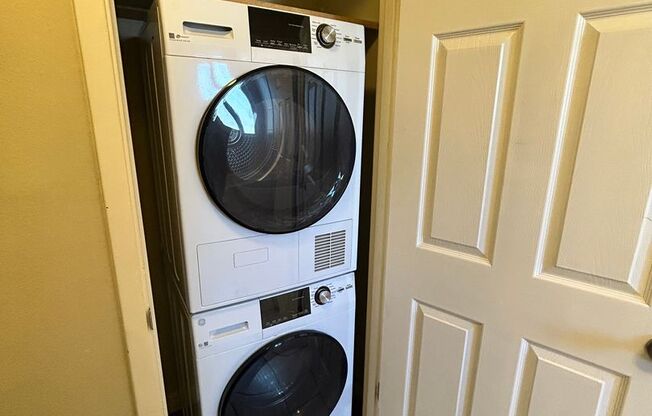 2 beds, 1.5 baths, 950 sqft, $1,895, Unit 226