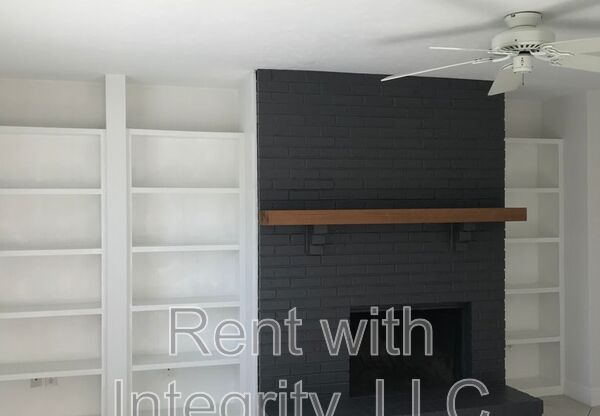 152 D LOCKE ST