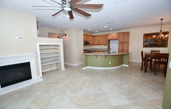 4BED/3.5BATH Townhouse in the Village at the Park in Camarillo