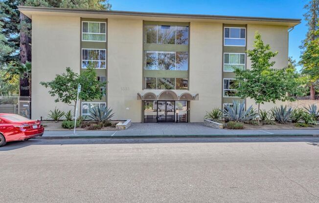 Well Located and Spacious 2 Bedroom 2 Bath Condo in Mountain View