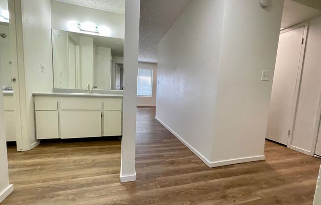 2 beds, 1 bath, 850 sqft, $1,075, Unit 304