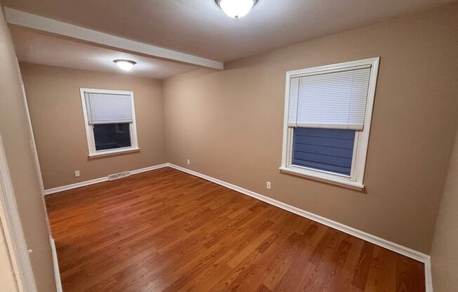 3 beds, 1 bath, $1,225