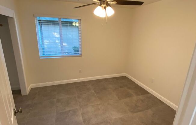 2 beds, 1 bath, $1,425, Unit 4036 W. Tulare