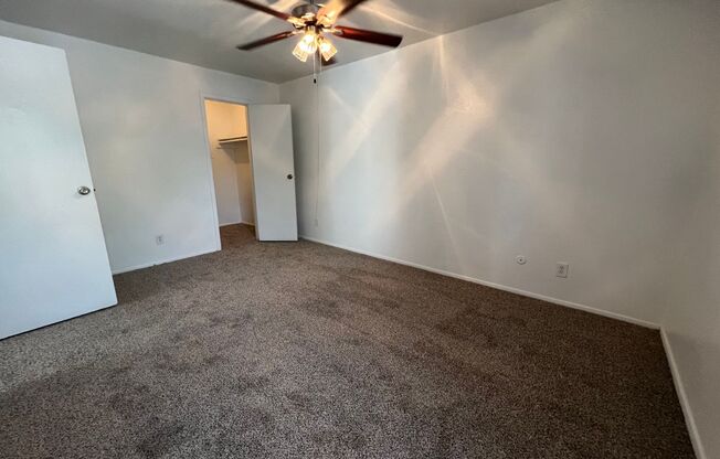 2 beds, 1 bath, 859 sqft, $1,050, Unit 01-005