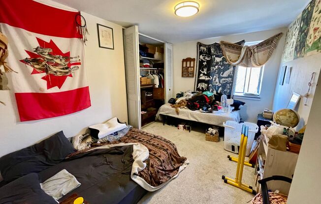 2 beds, 1 bath, $1,295, Unit 302