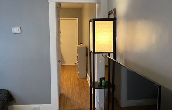 Lovely Hampden EOG 2bd/2ba Rowhome w CAC & W/D! Available 6/15