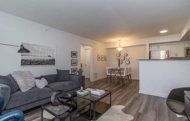 Living Room With Kitchen at Ivy Hills Living Spaces, Ohio, 45244