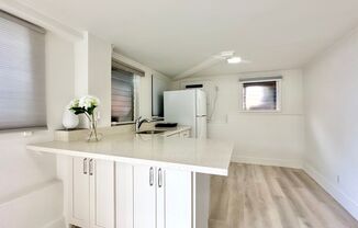 Available NOW - Newly Renovated Studio with 1 Bath & Washer/Dryer in Maunalani Heights!