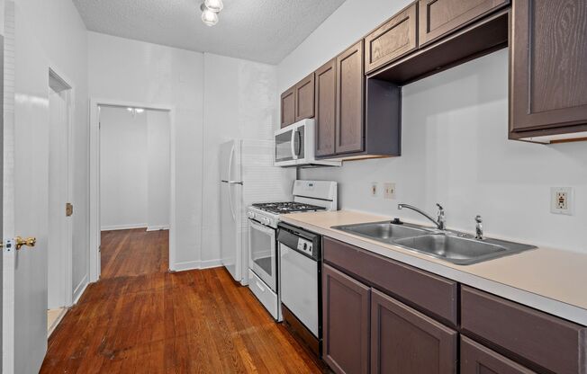 1 bed, 1 bath, 600 sqft, $1,495, Unit Palma Plaza