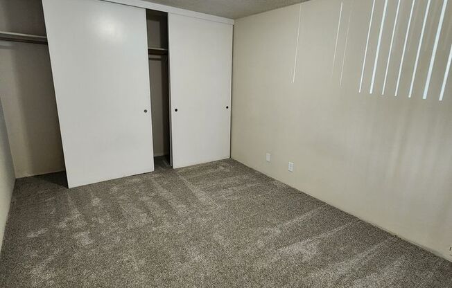 2 beds, 1 bath, $1,195, Unit 1245-12