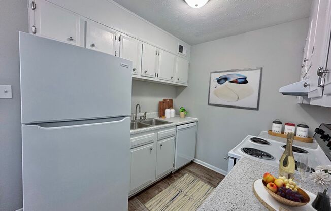 2 beds, 1 bath, $1,275