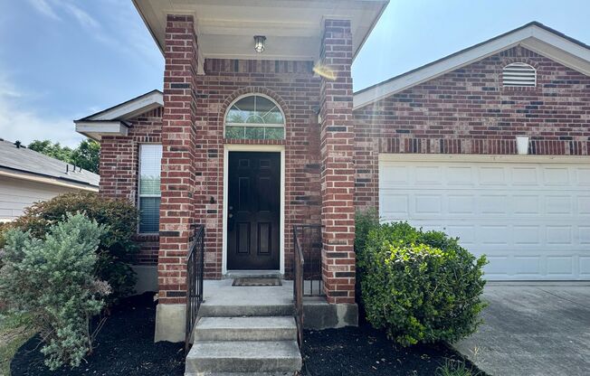 3 Bedroom, 2 Bathroom ~Steubing Ranch