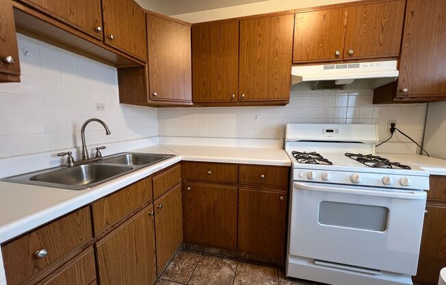 (640) Southcrest Heights Apartments