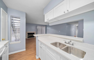 6415 S LK HOUSTON PKWY