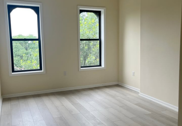 698 HANCOCK ST