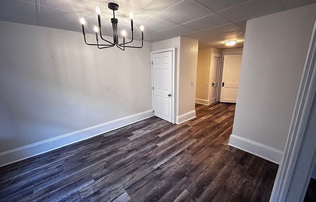 2561 Rosselle St