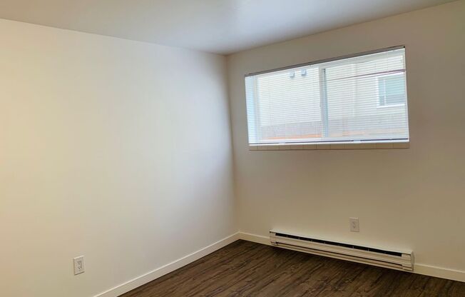 2 beds, 1 bath, 800 sqft, $1,975, Unit 520-02