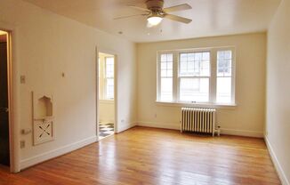 Adorable Top Floor Studio Apartment