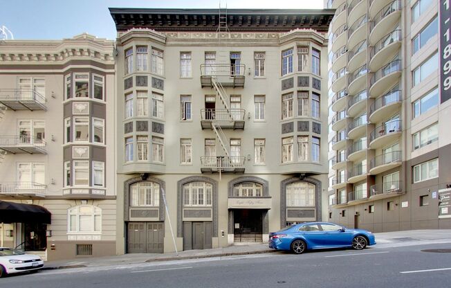 855 Pine Street (1267r)