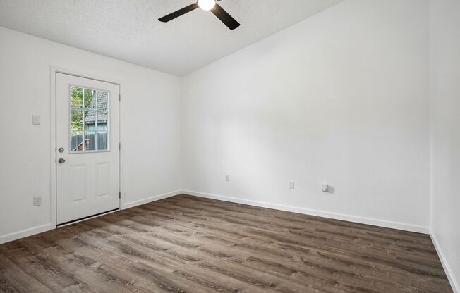 3 beds, 1 bath, $2,200