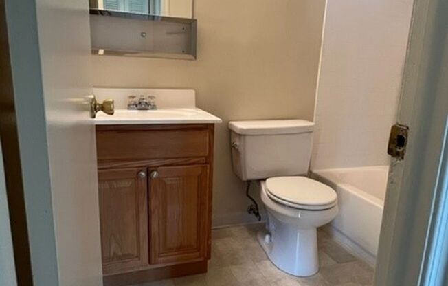 1 bed, 1 bath, 700 sqft, $1,200, Unit 532