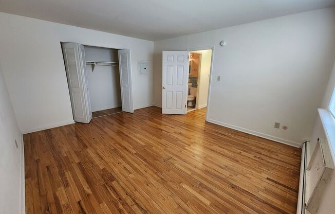 1 bed, 1 bath, 454 sqft, $1,275, Unit D-31