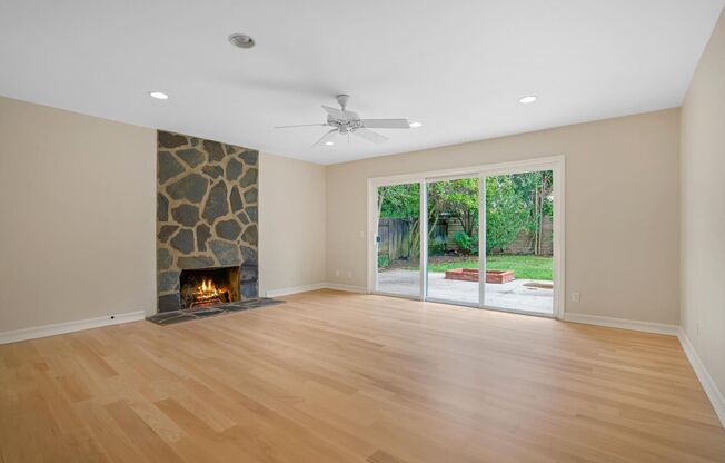 Westlake Village 5 Bedroom Foxmoor Home, walk to Westlake Elementary